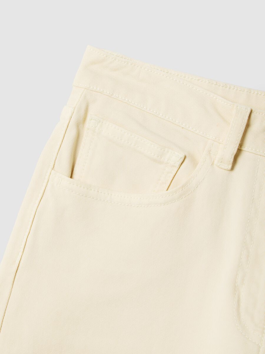 Pantaloni chino dritti in cotone elasticizzato beige_5