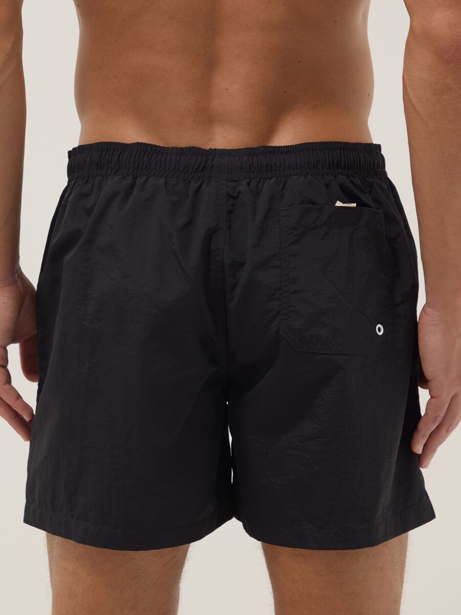 Black regular-fit swim shorts with drawstring_2