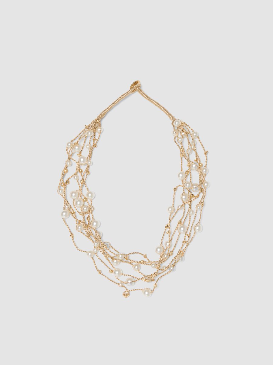 Beige Necklace with Pearls and Braided Threads_0