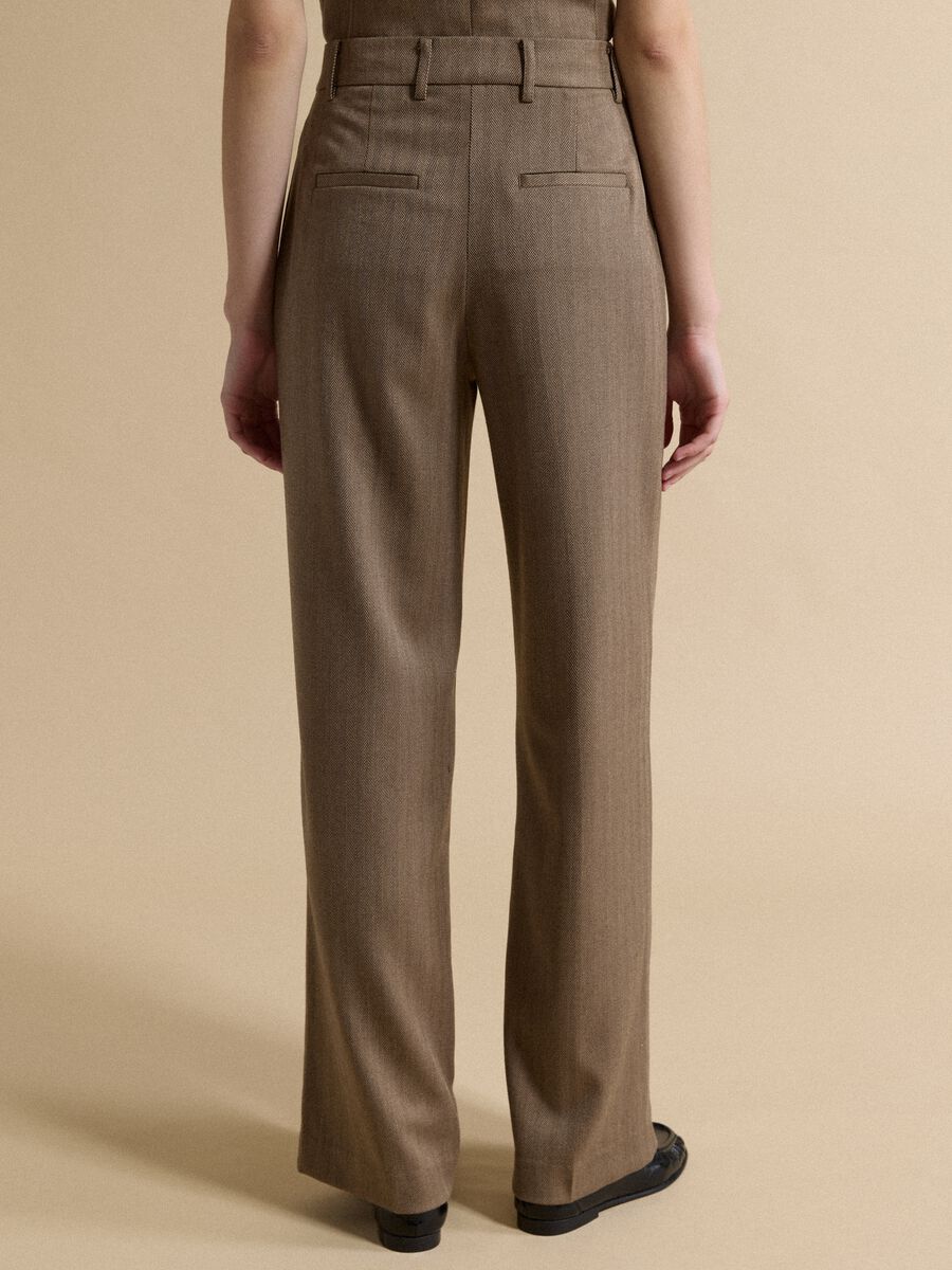 Brown regular-fit formal trousers in stretch viscose_3