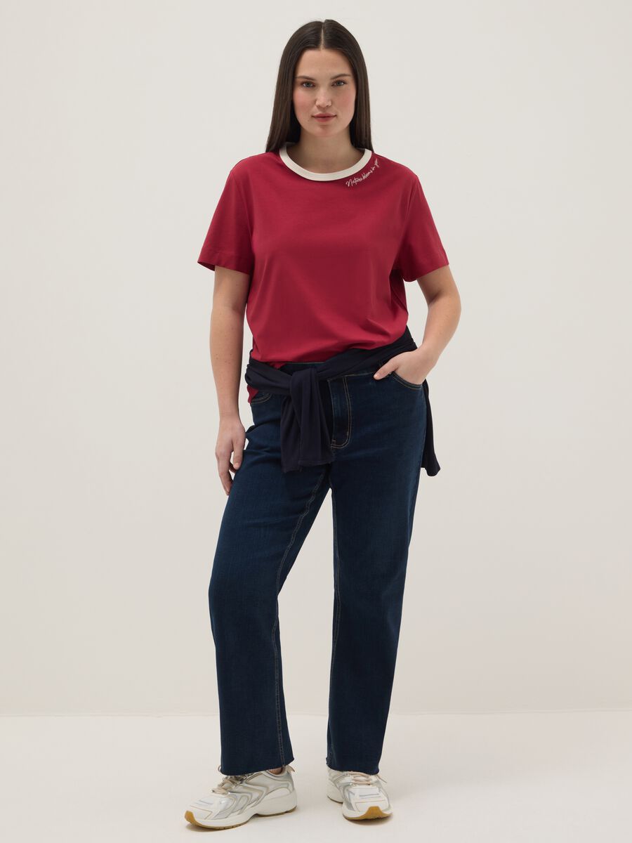 Red regular fit stretch cotton t-shirt with embroidered phrase_1