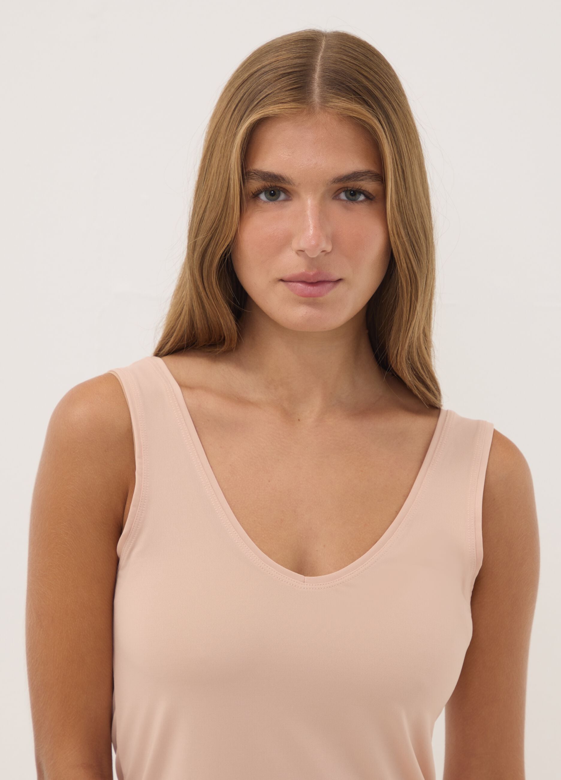 Beige stretch-fabric vest top, regular fit