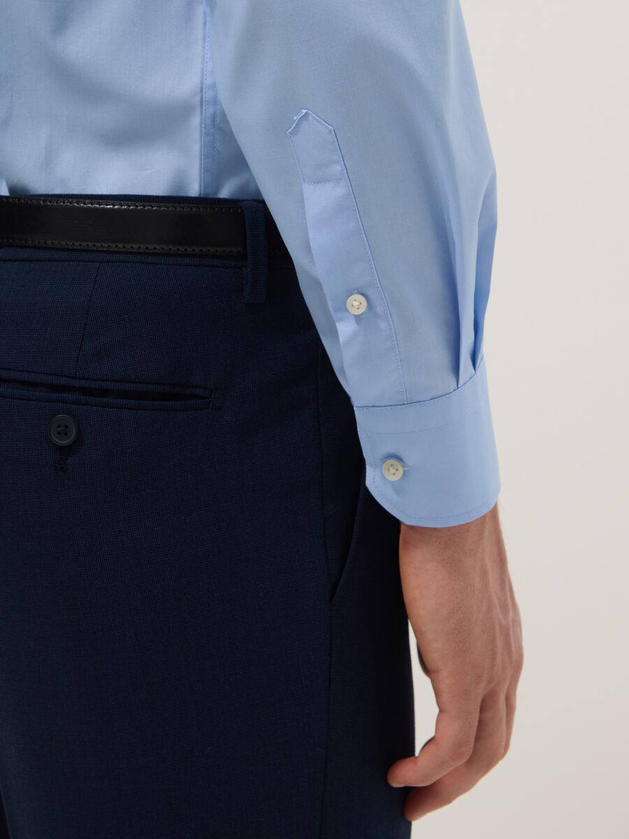 Light blue slim-fit long-sleeve button-down shirt_3