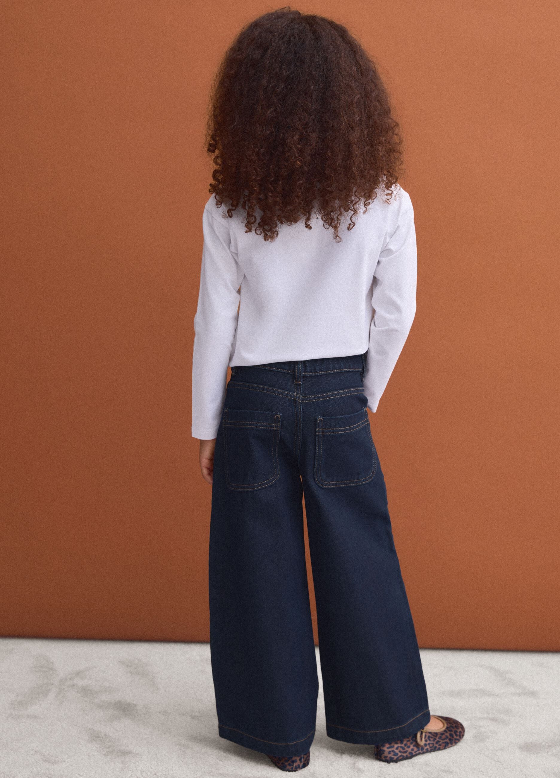 Blue straight-leg pure cotton jeans with floral embroidery for girls