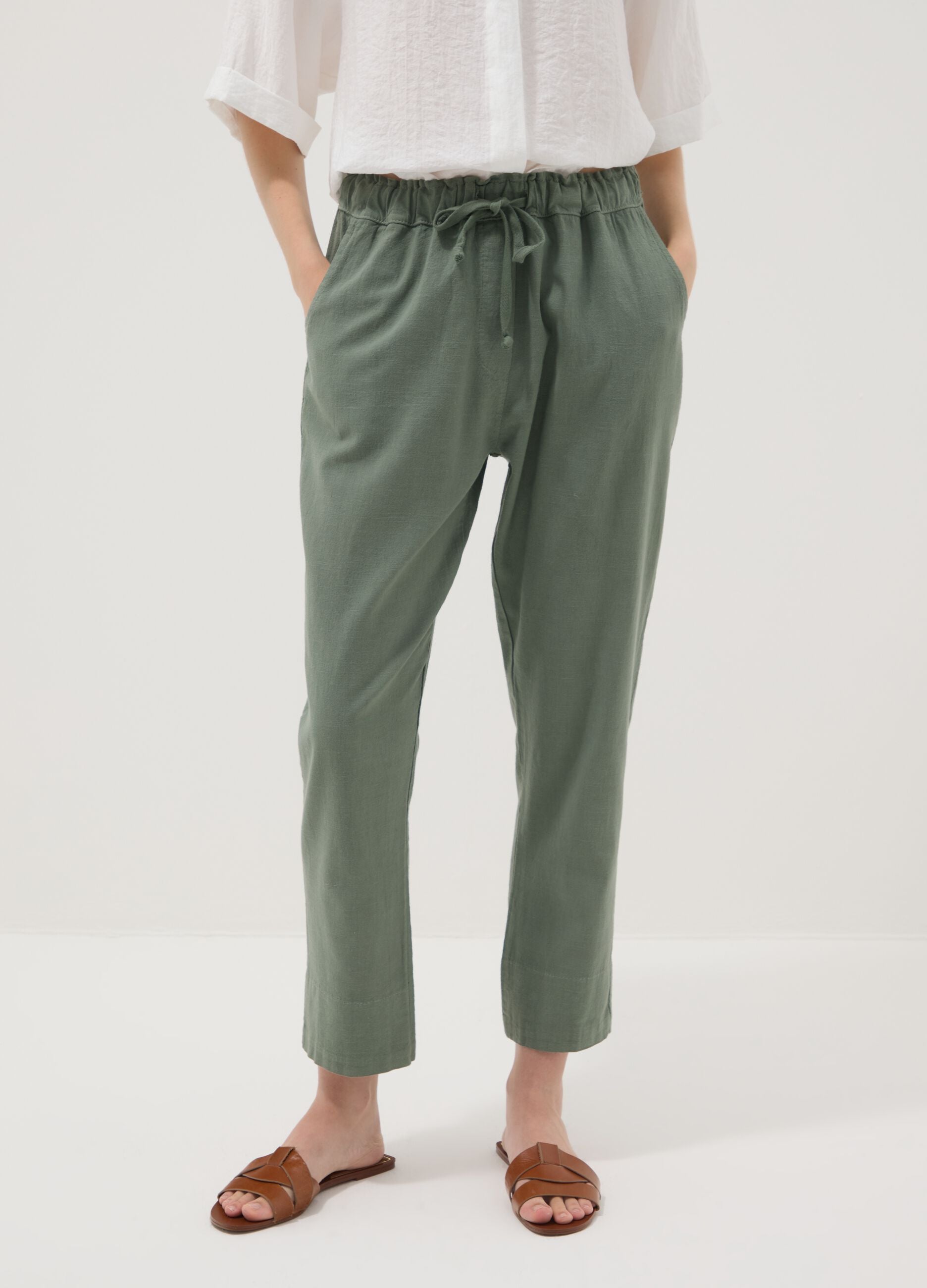 Green linen-cotton blend trousers with elasticated waist, regular fit