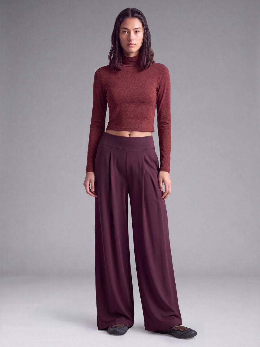 T-shirt rossa crop in tessuto elasticizzato con collo rialzato Easy Dry ALTAVIA STUDIO_1