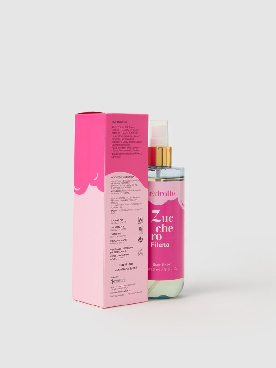 Body Spray with spun sugar and caramelised strawberry notes, sweet and intense, fresh and enveloping._1