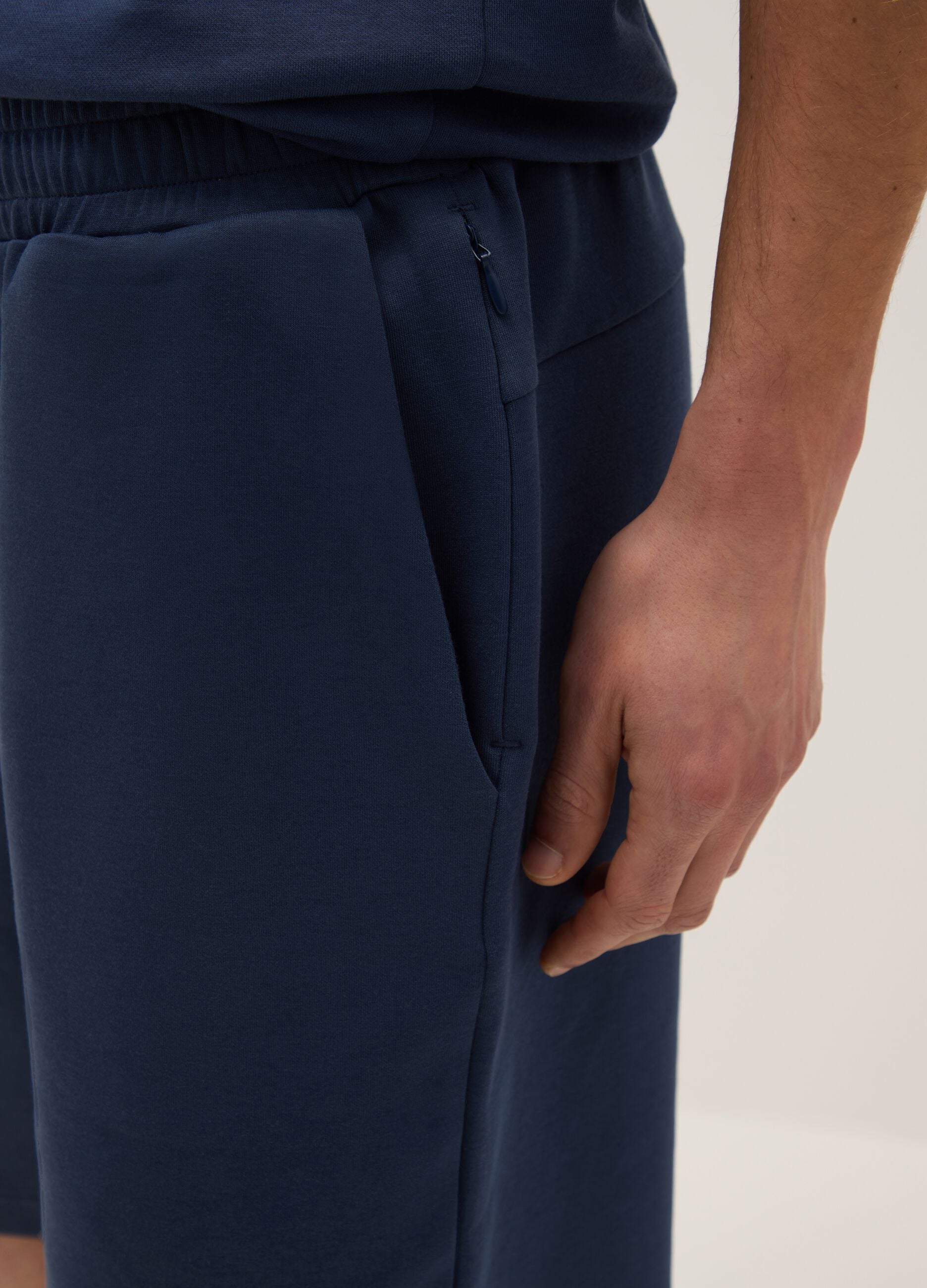 Regular fit blue stretch cotton bermuda shorts