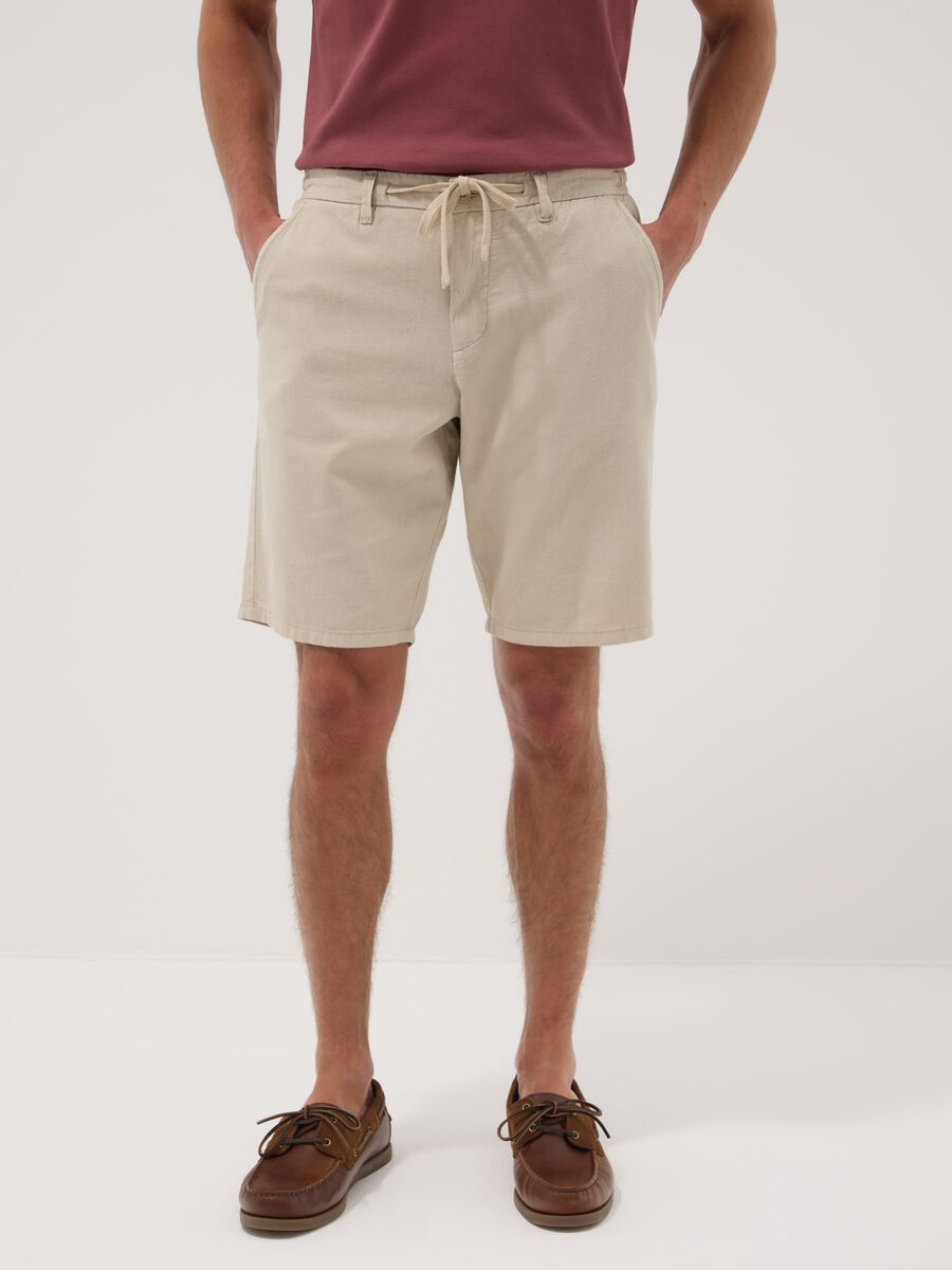 Beige linen and cotton blend chino shorts_1