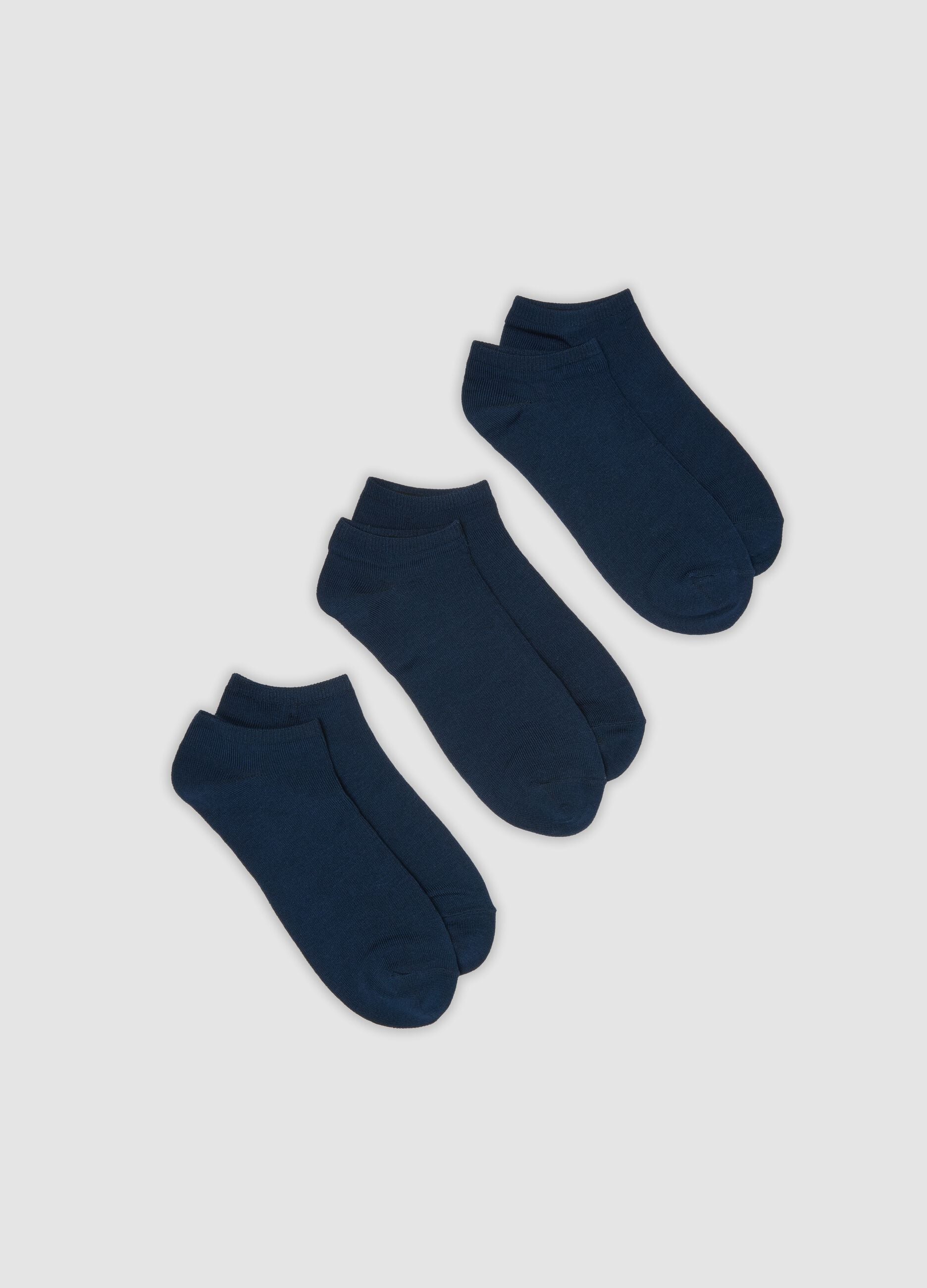 3-pack of blue ankle sports socks in stretchy organic cotton