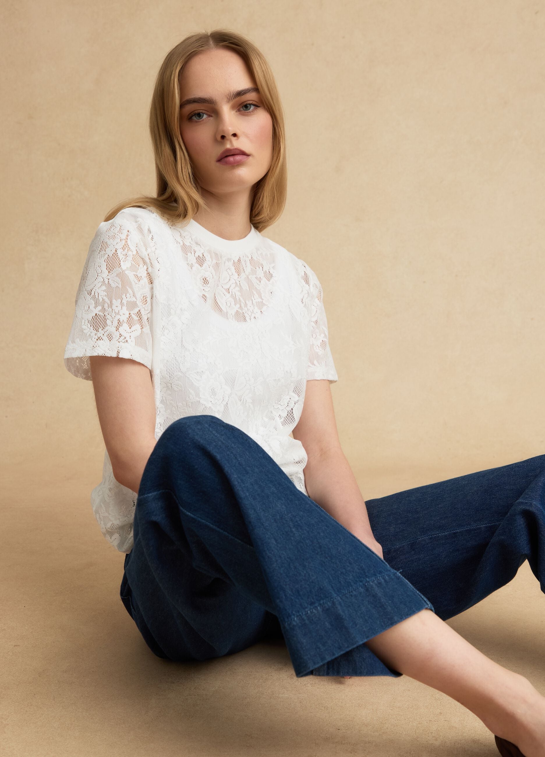 White regular fit t-shirt with floral net pattern
