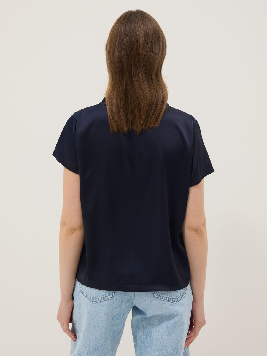 Blue short-sleeve T-shirt with soft neckline, regular fit_2