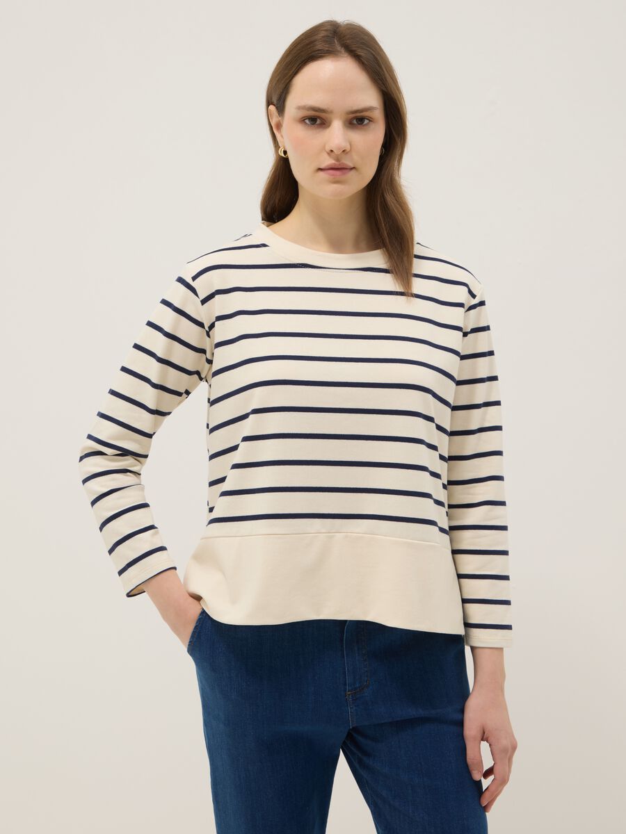 White cotton-stretch top with blue stripes, regular fit_0
