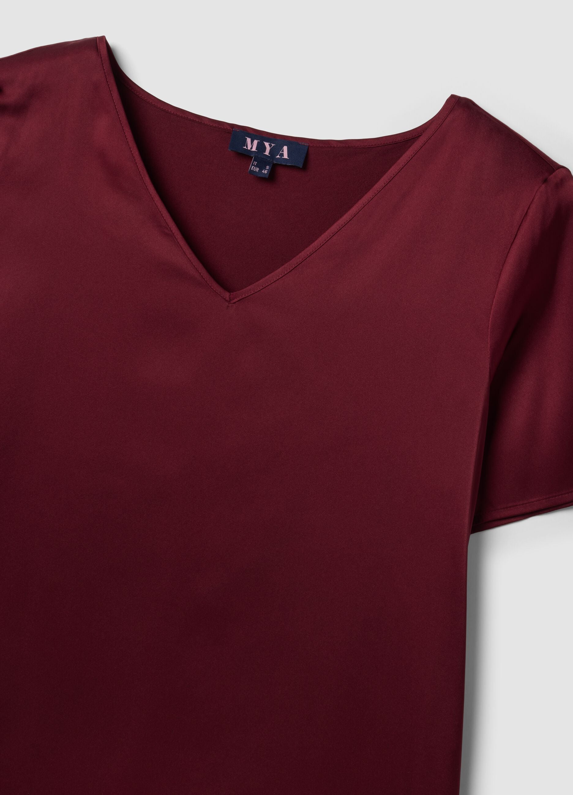 Red satin V-neck stretch blouse, regular fit