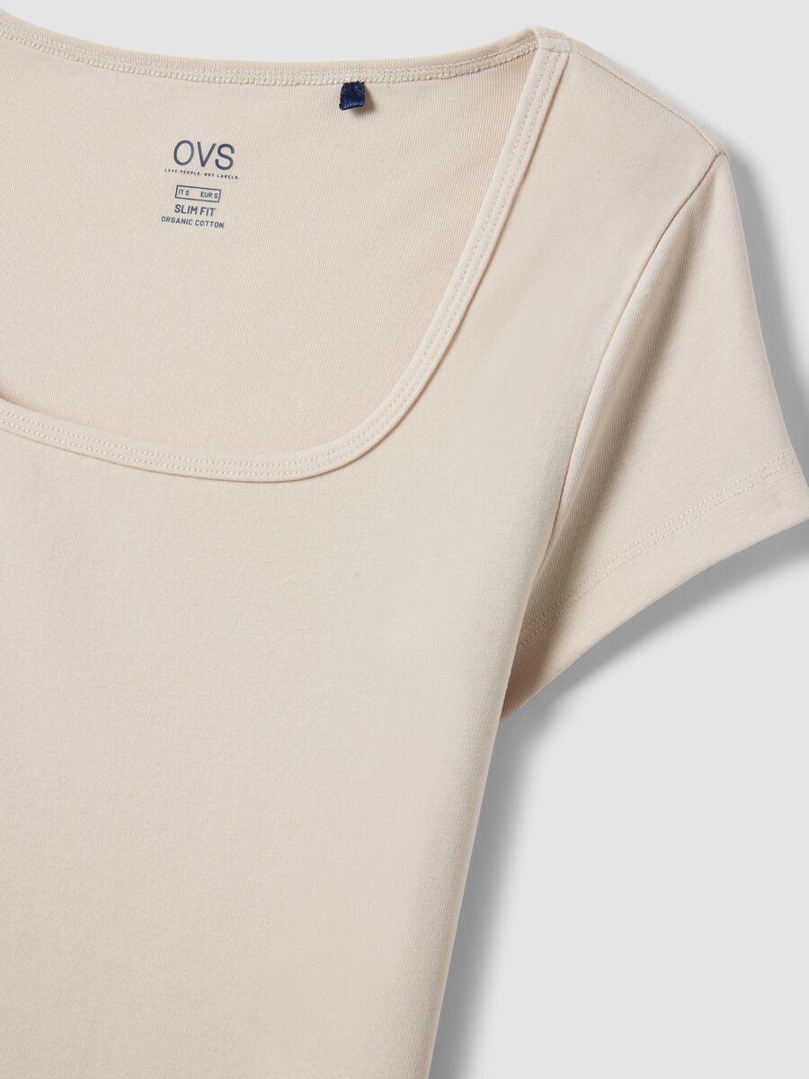 Beige fitted stretch-cotton T-shirt with square neckline_5