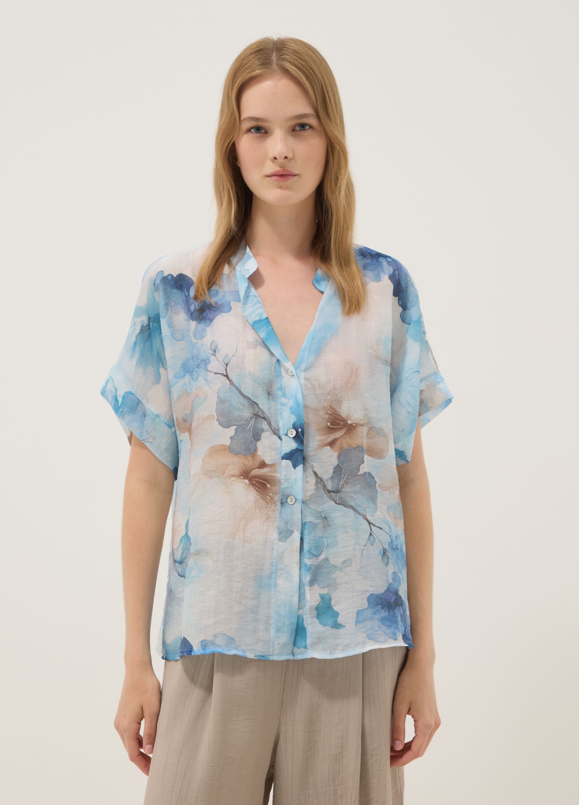 Light blue lyocell-blend shirt with floral print