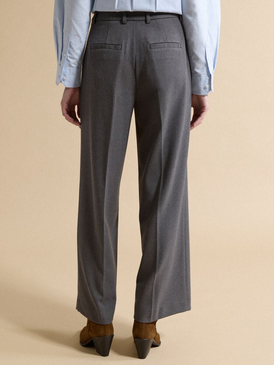 Grey flared formal trousers in stretch viscose_3