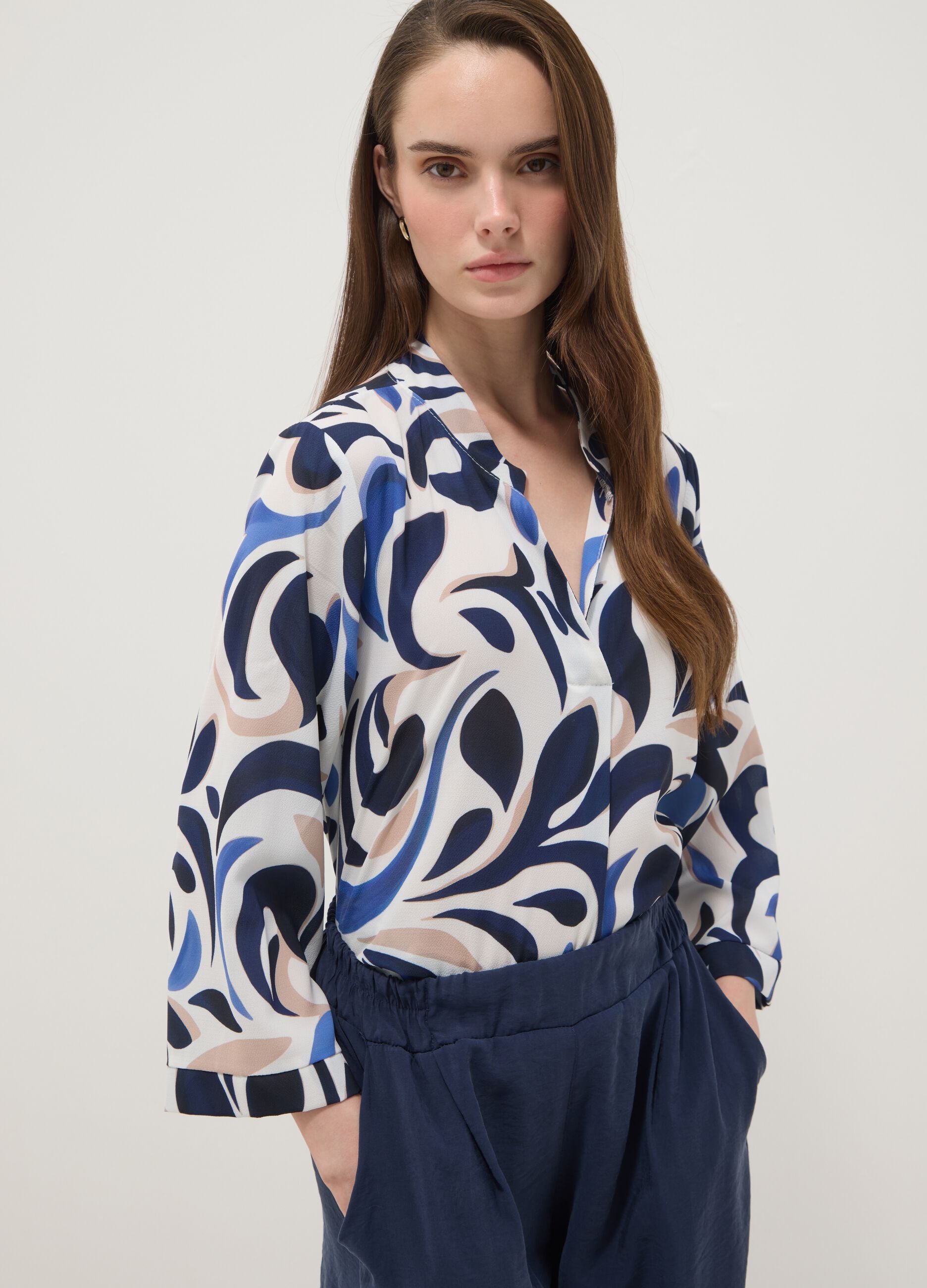 Multicolour patterned long-sleeve V-neck blouse