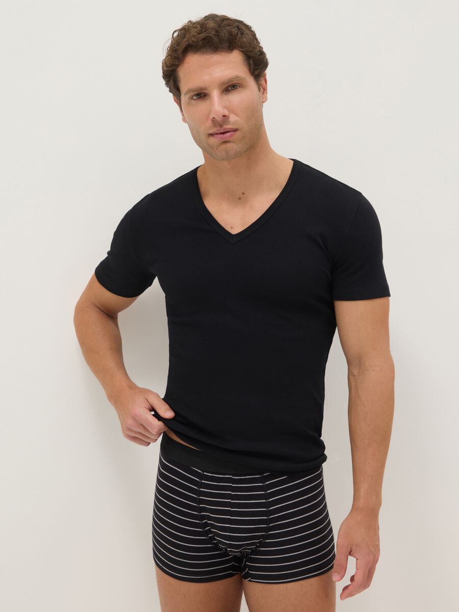 Bipack T-shirt in puro cotone organico nero deep V regular fit_0