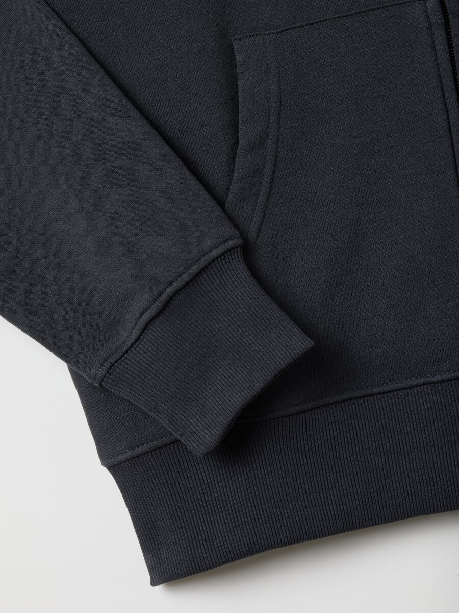 Black regular fit cotton-blend hoodie with zip_5