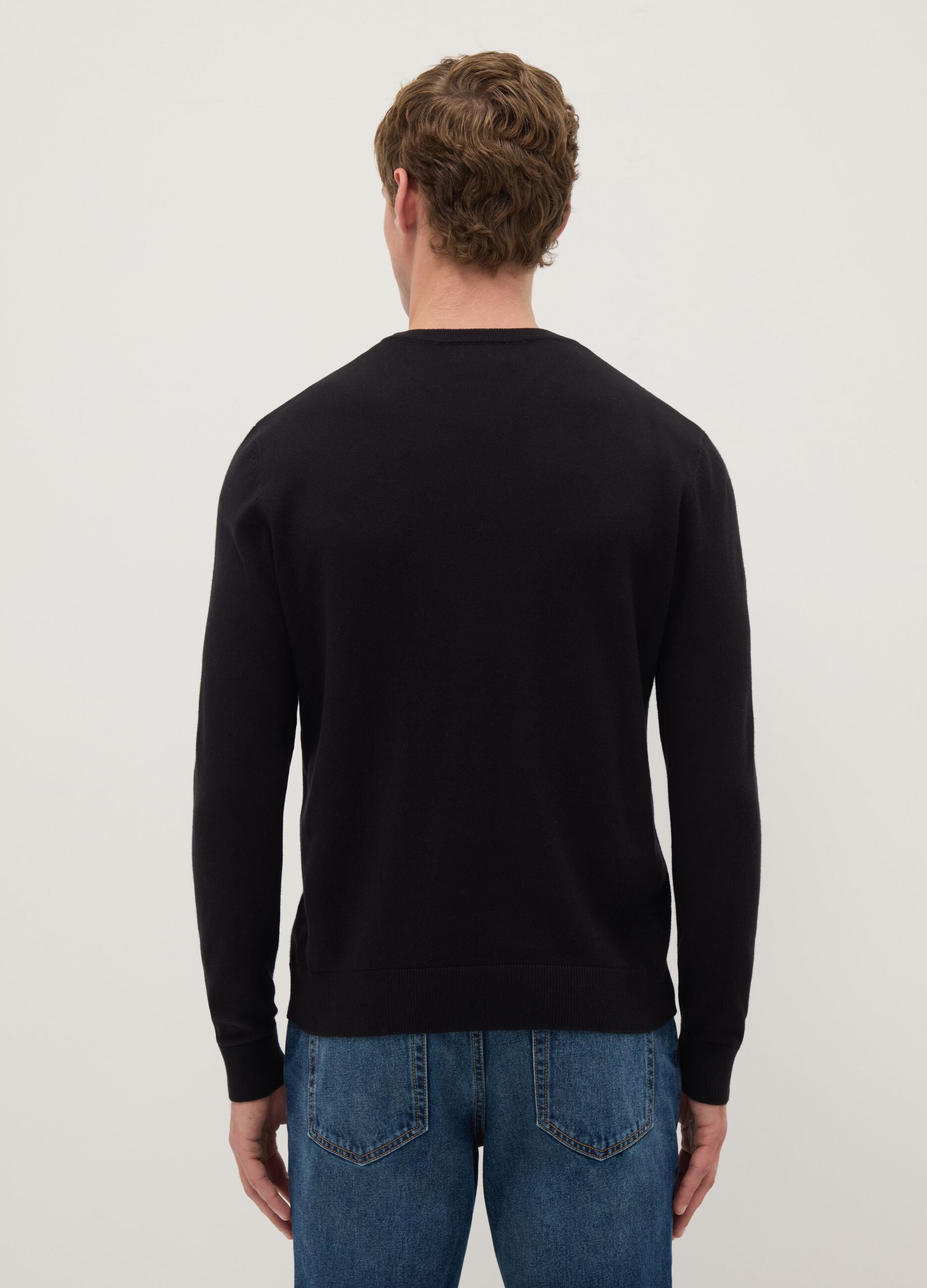 Black crew neck pullover in cotton blend regular fit