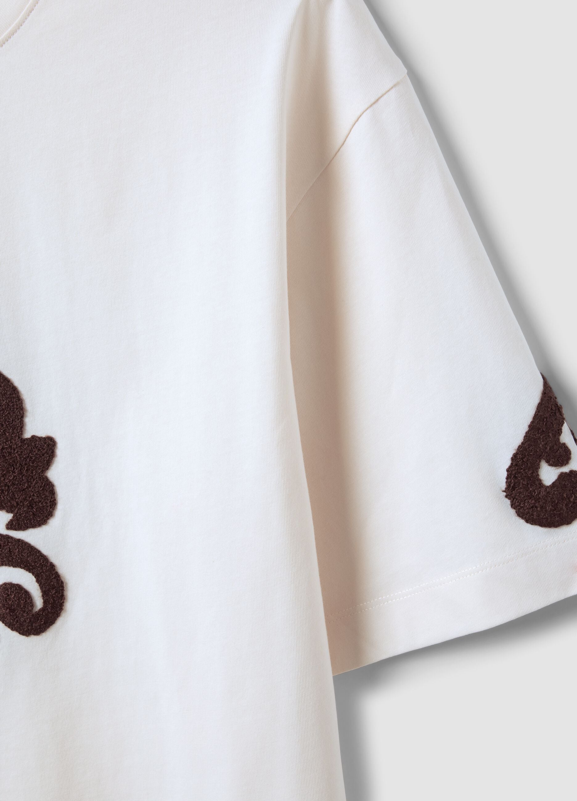 T-shirt beige in puro cotone con ricami regular fit