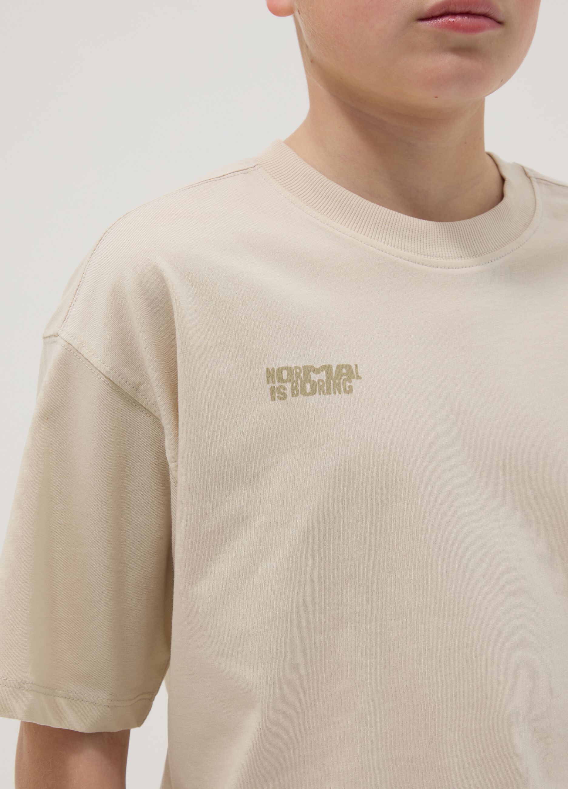 T-shirt in puro cotone beige oversize per ragazzi