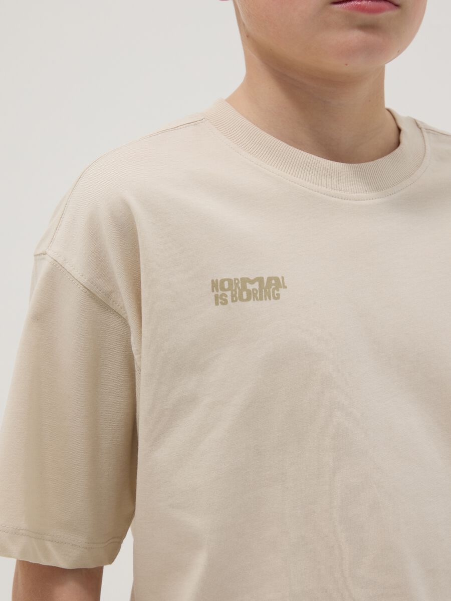 T-shirt in puro cotone beige oversize per ragazzi_1