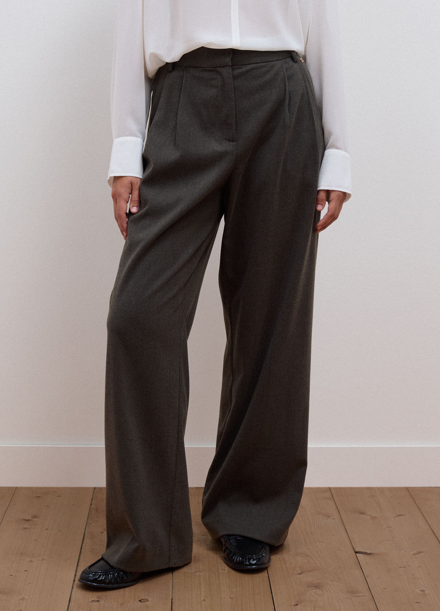 Grey wide-leg trousers in stretch viscose