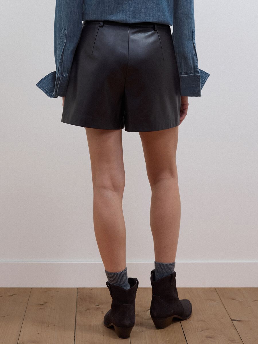 Brown regular-fit shorts with elasticated waistband_2