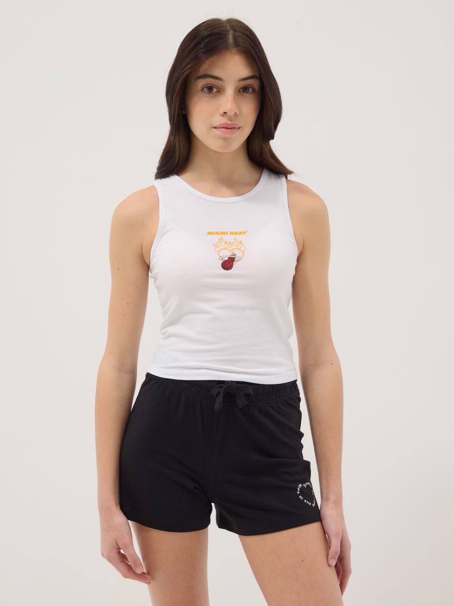 Tank top bianco in cotone elasticizzato con stampa Miami Heat fitted per ragazza_0