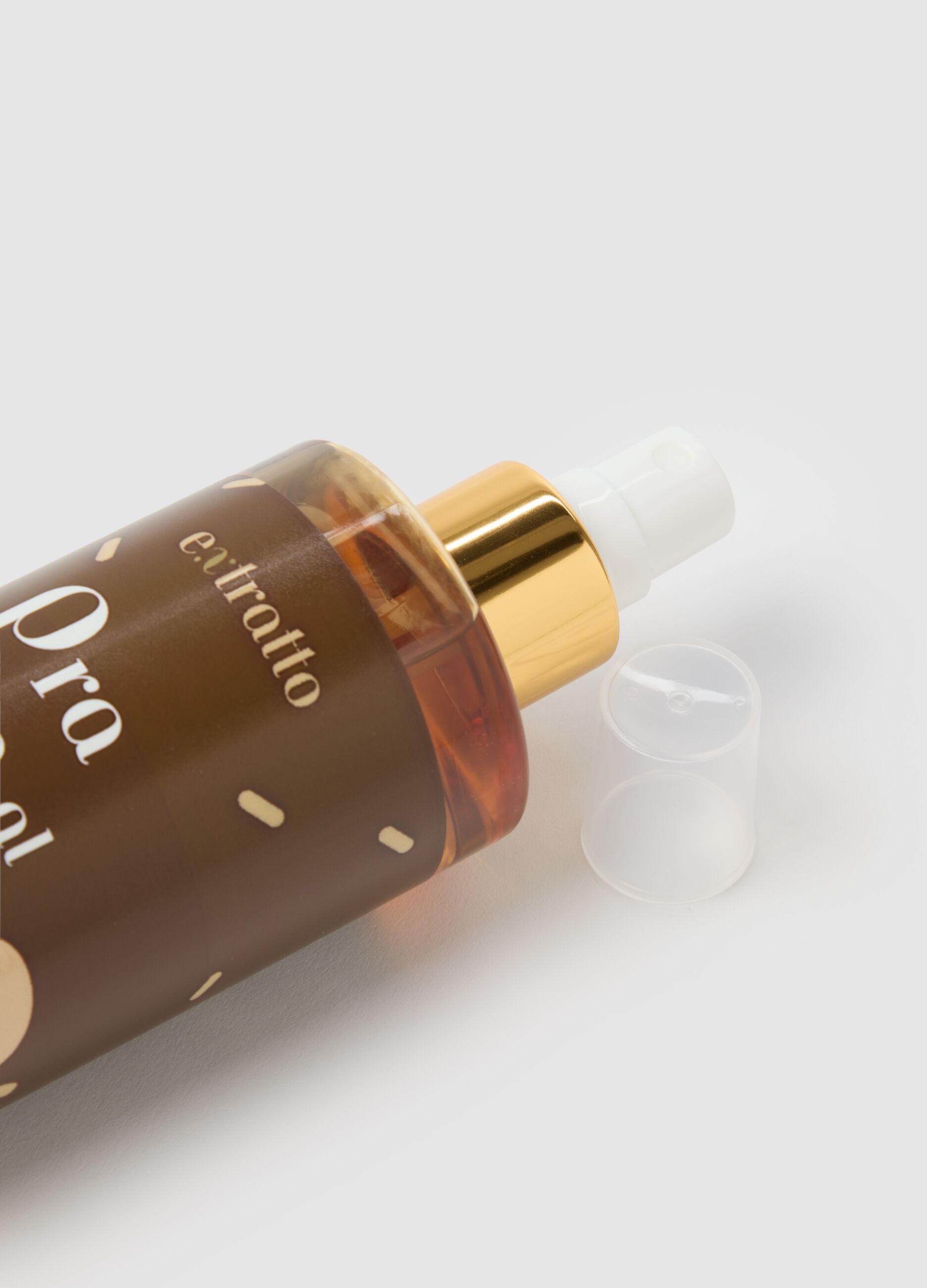 Body Spray with notes of cocoa and nuts, warm and intense, enveloping and creamy.
