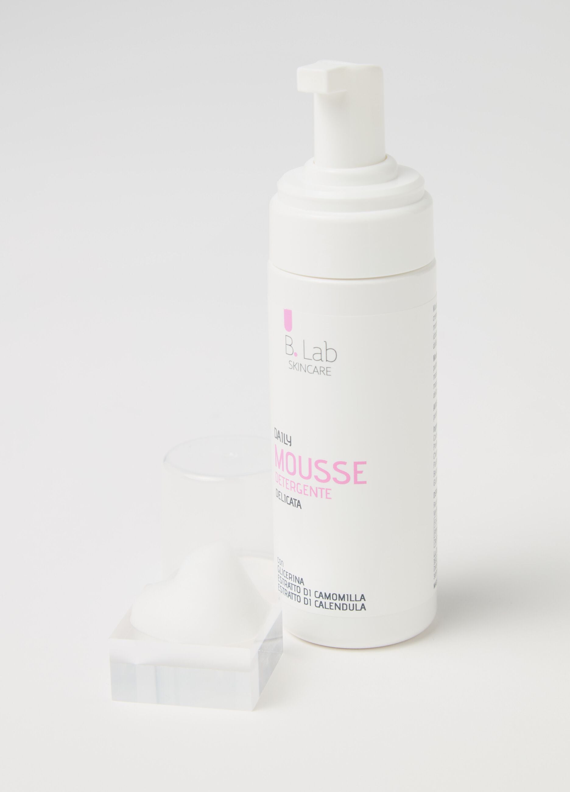 Mild daily cleaning mousse