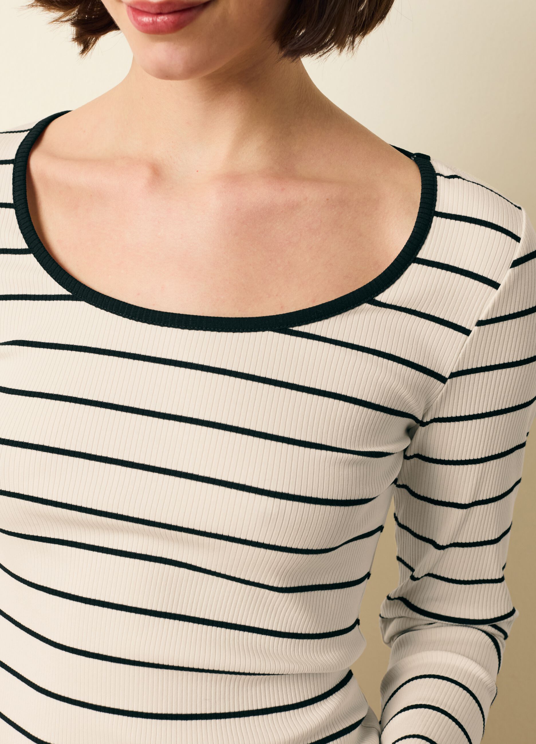 Ribbed T-shirt with striped pattern