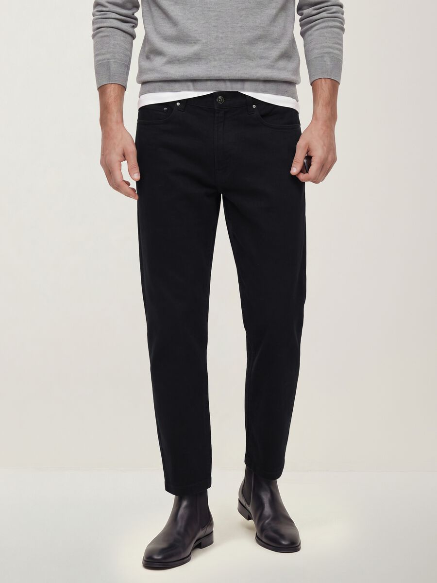 Black straight-leg trousers in stretch cotton twill_1