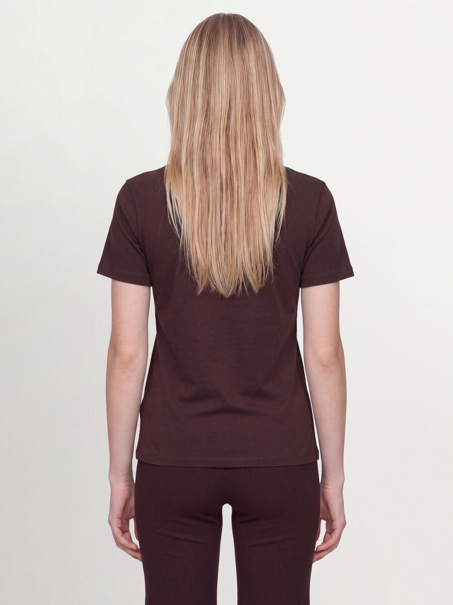 T-shirt marrone in puro cotone organico a girocollo regular fit_3