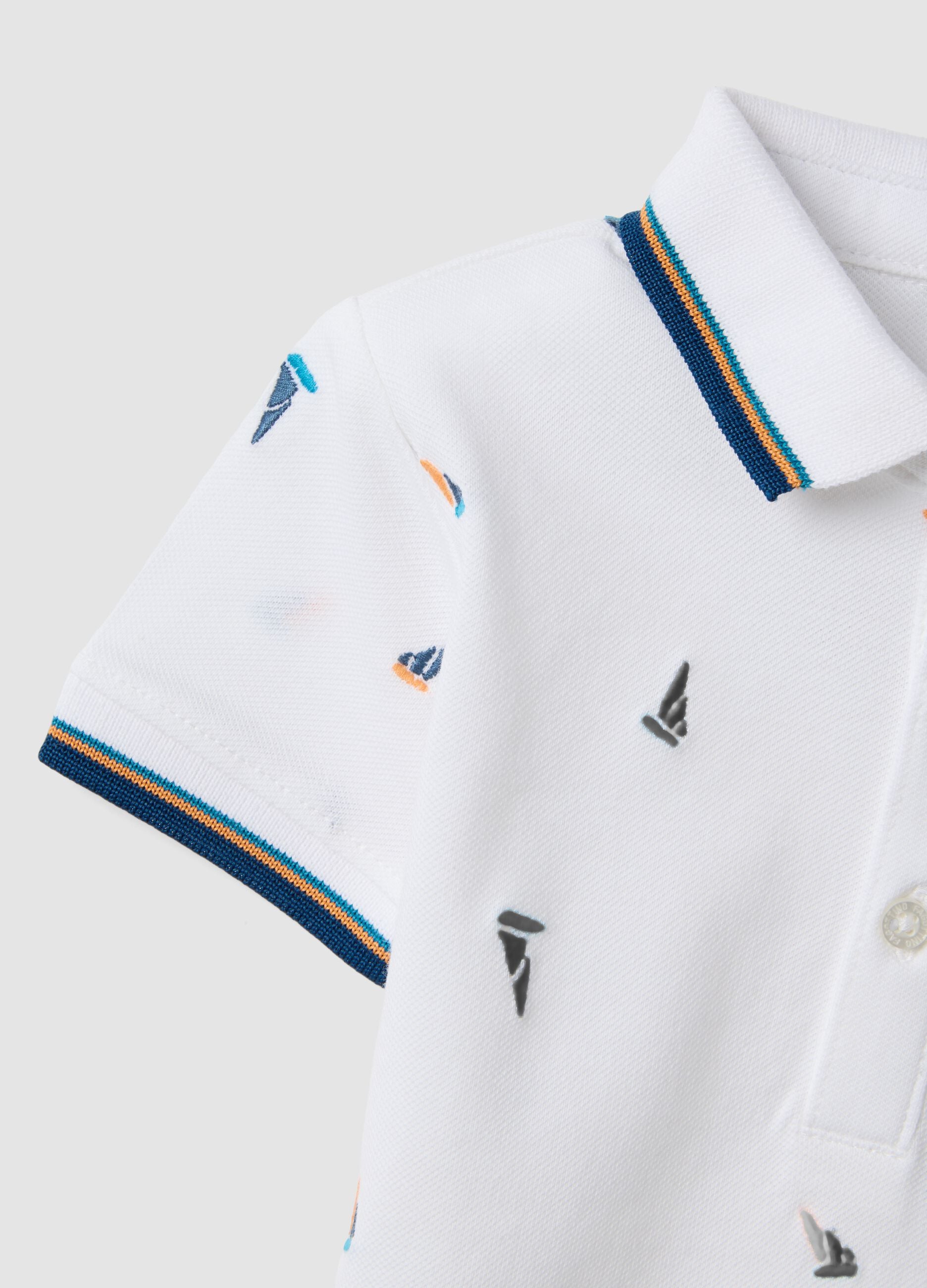 White stretch cotton polo with all-over boat print for boys, regular fit