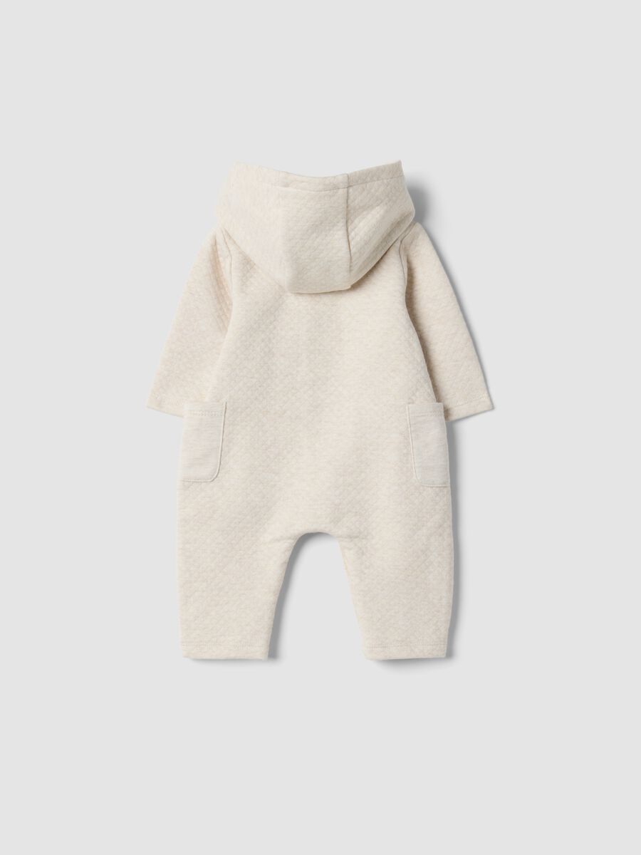 Tutina beige con cappuccio in misto cotone organico_1