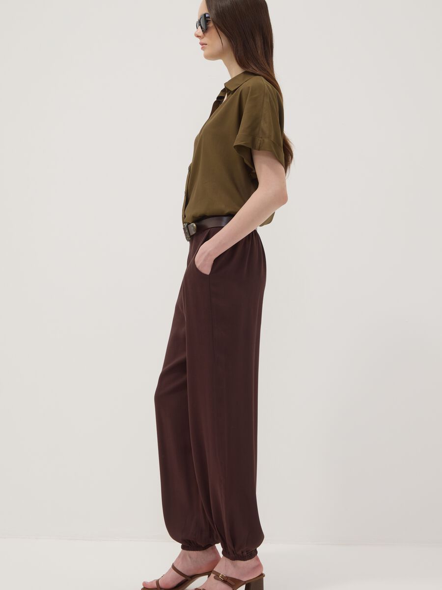 Brown pure viscose trousers with elasticated cuffs, regular fit_2