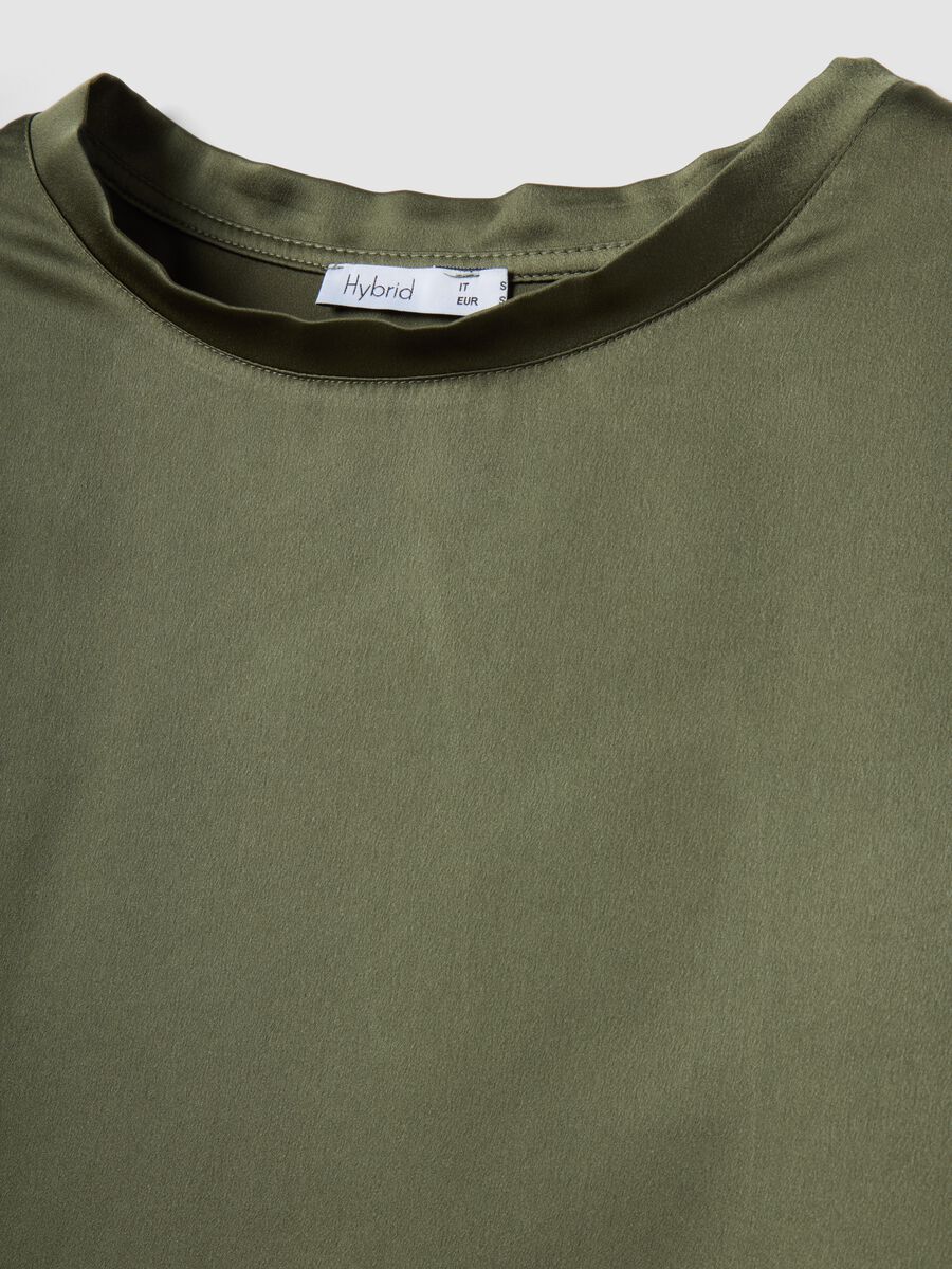 T-shirt verde a maniche corte con collo morbido regular fit_5