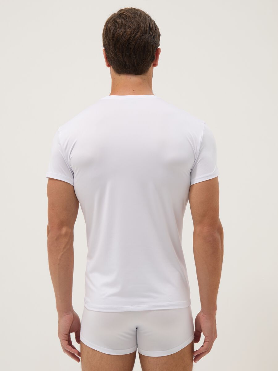 2-pack of white stretch T-shirts_2