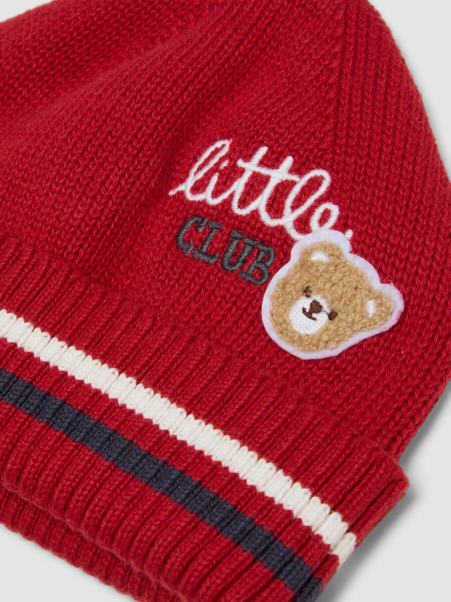 Red baby hat in pure organic cotton jersey knit with teddy bear patch_2