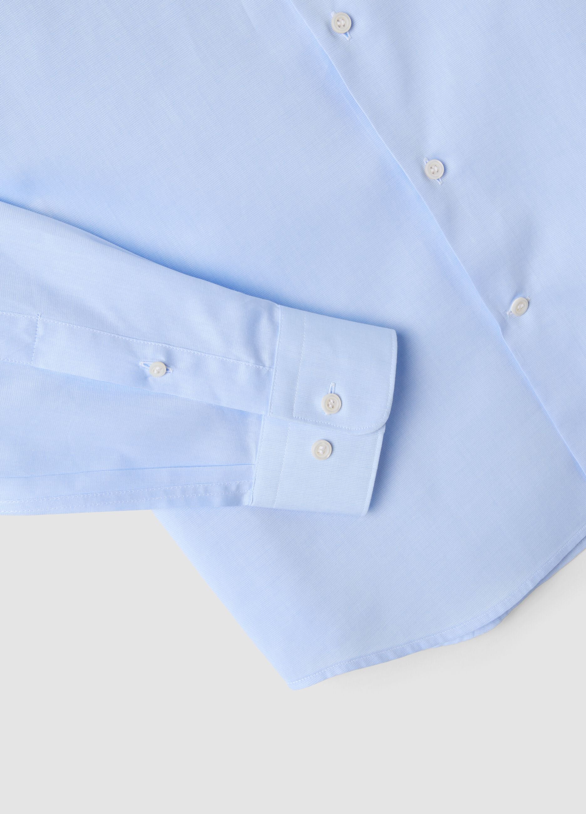 Light blue pure compact cotton shirt with classic collar, slim fit