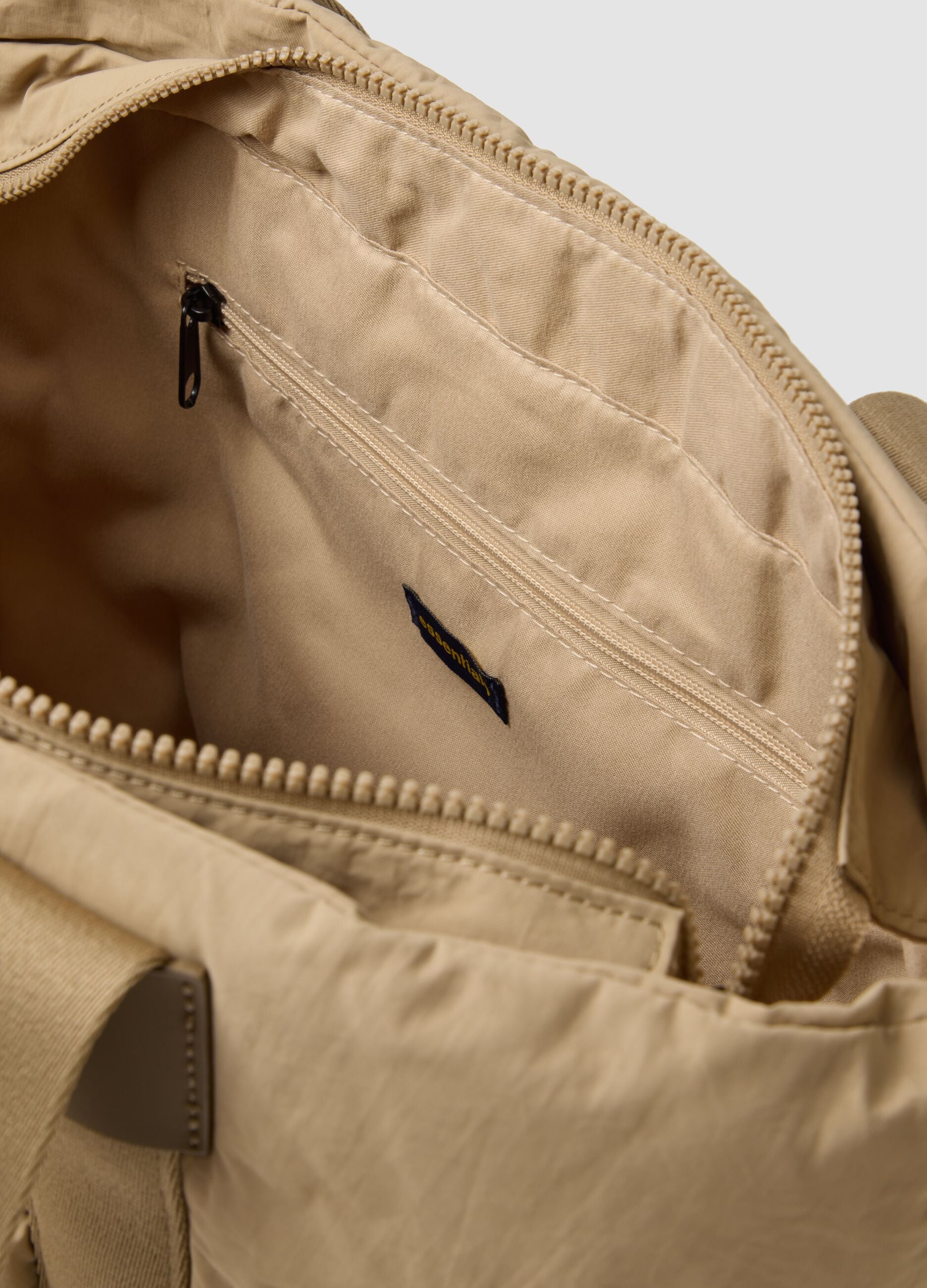Beige shopper bag with gathered outer pocket