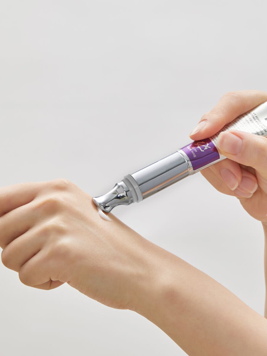 VT REEDLE SHOT LIFTING EYE CREAM - Korean skincare_2