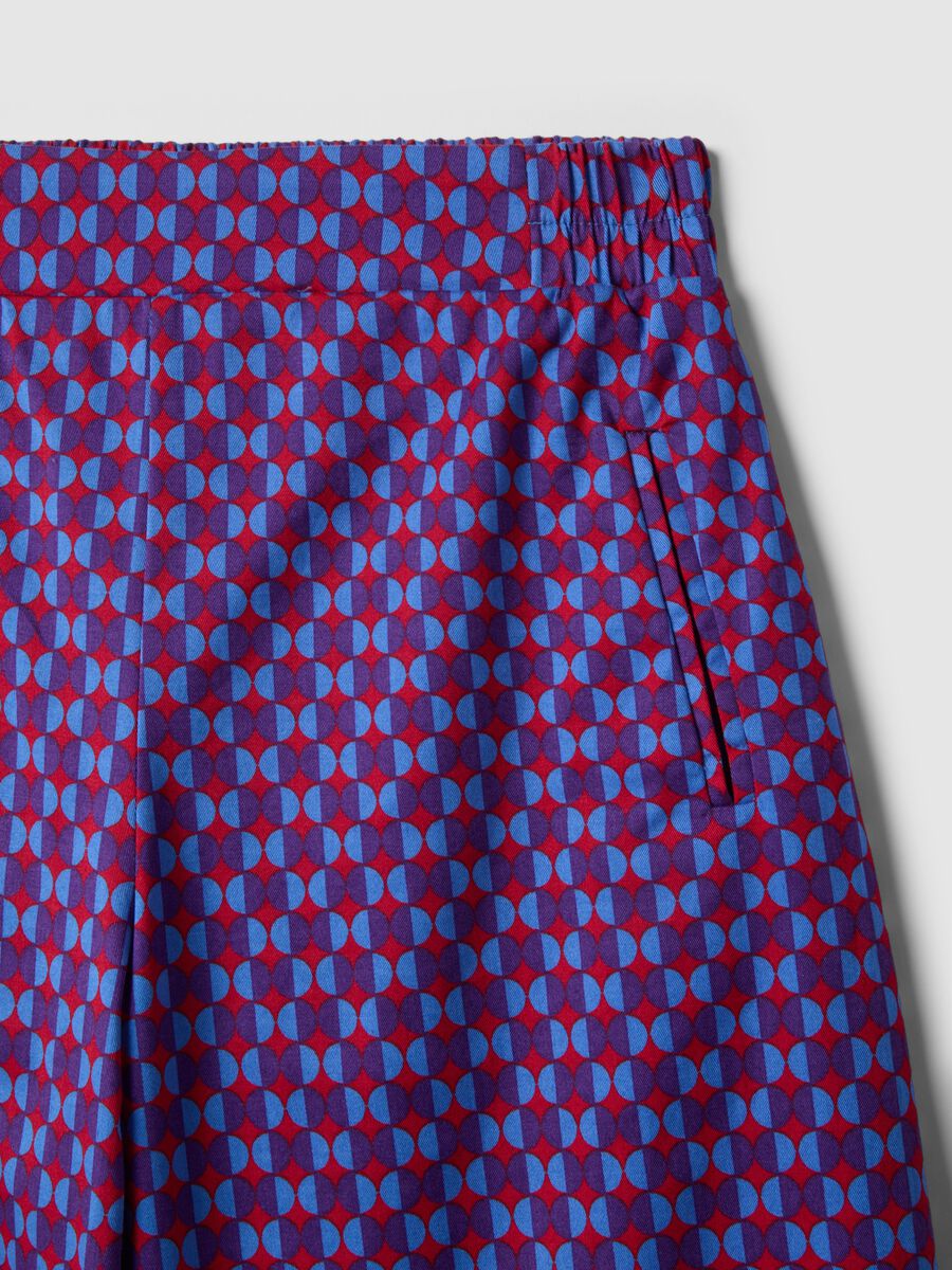 Pantaloni in cotone elasticizzato multicolor regular fit con fantasia_5
