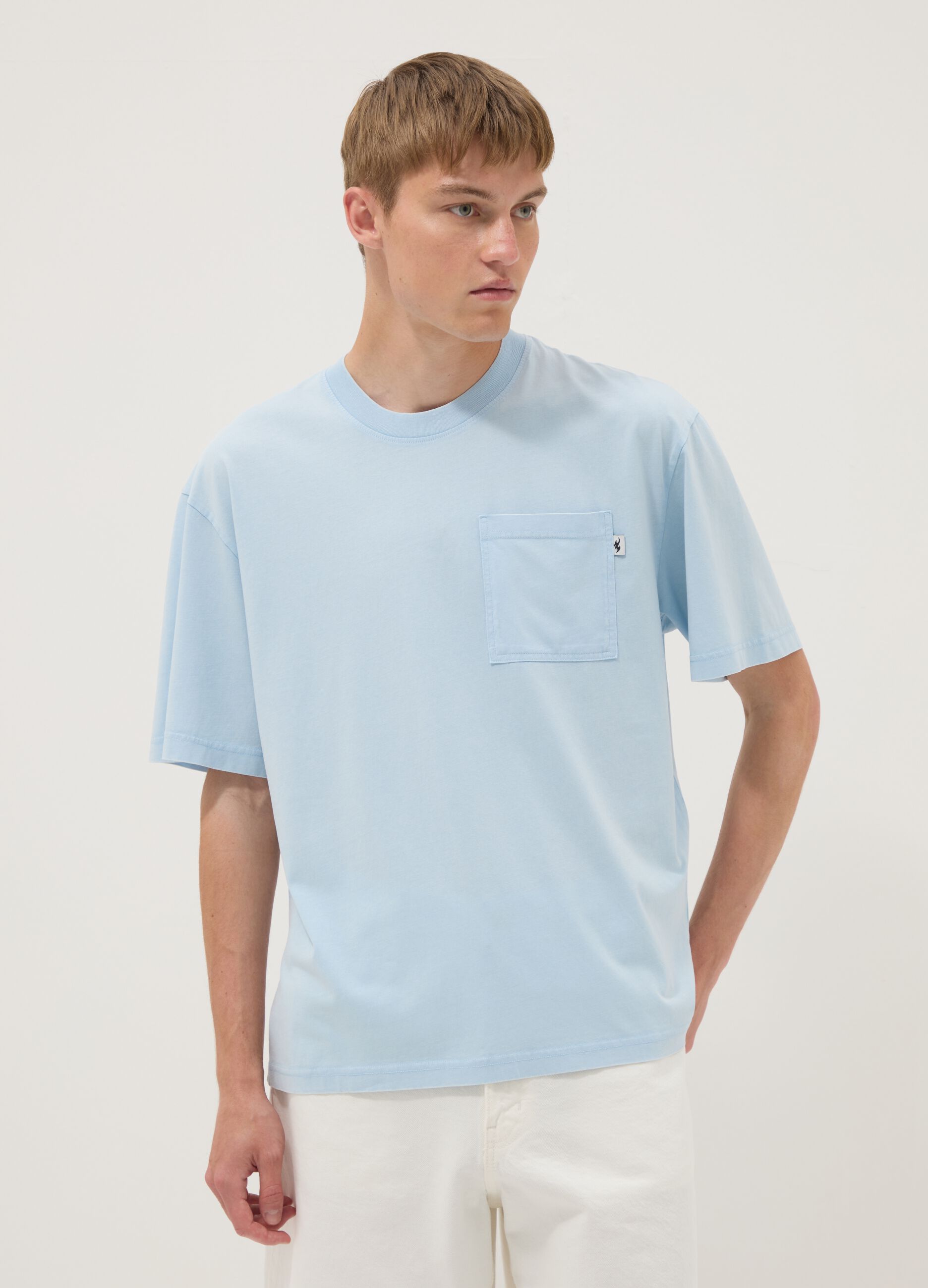 Sky-blue pure cotton T-shirt with chest pocket, regular fit