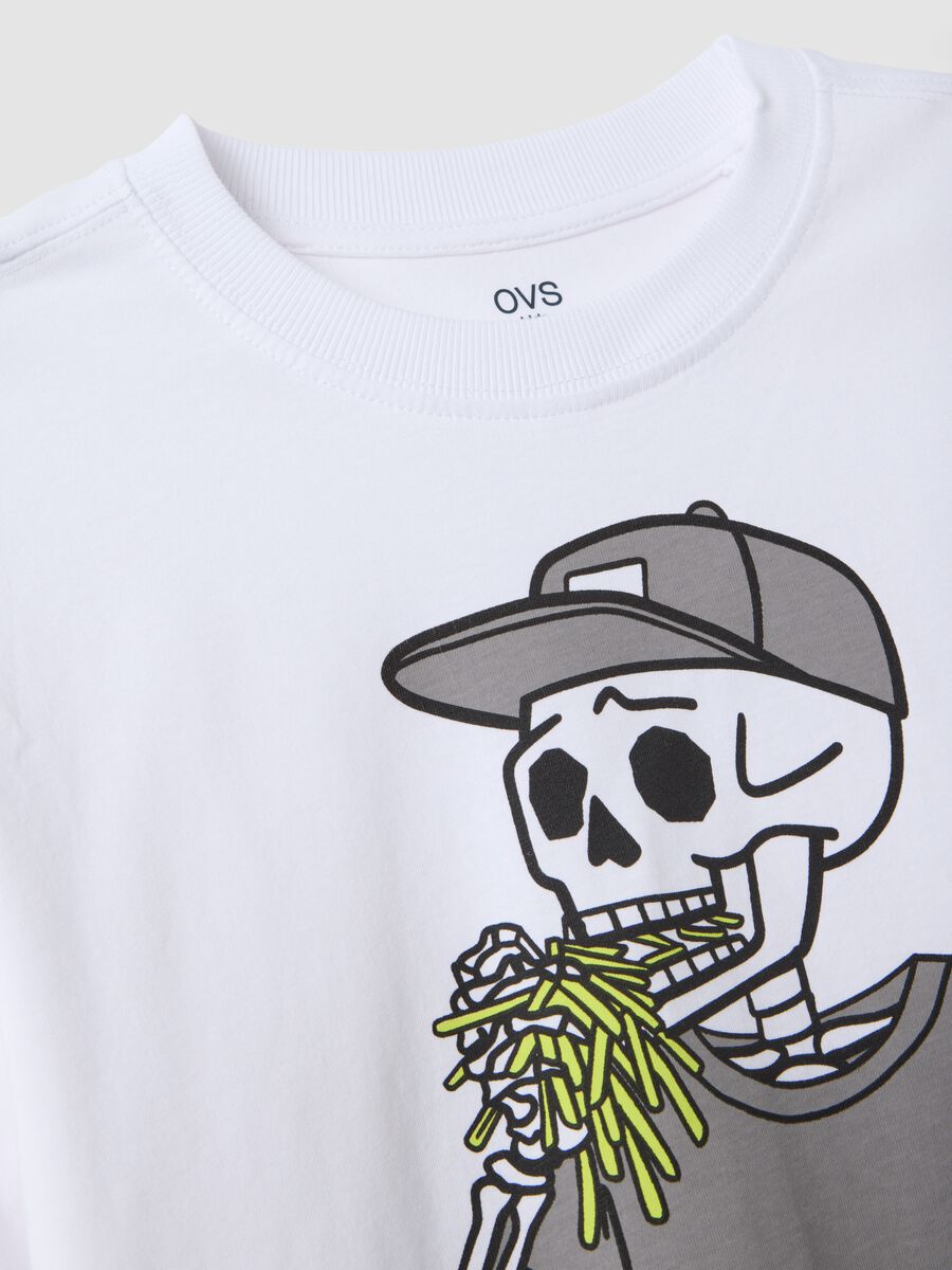 T-shirt bianca in puro cotone organico con stampa scheletro relaxed fit_1