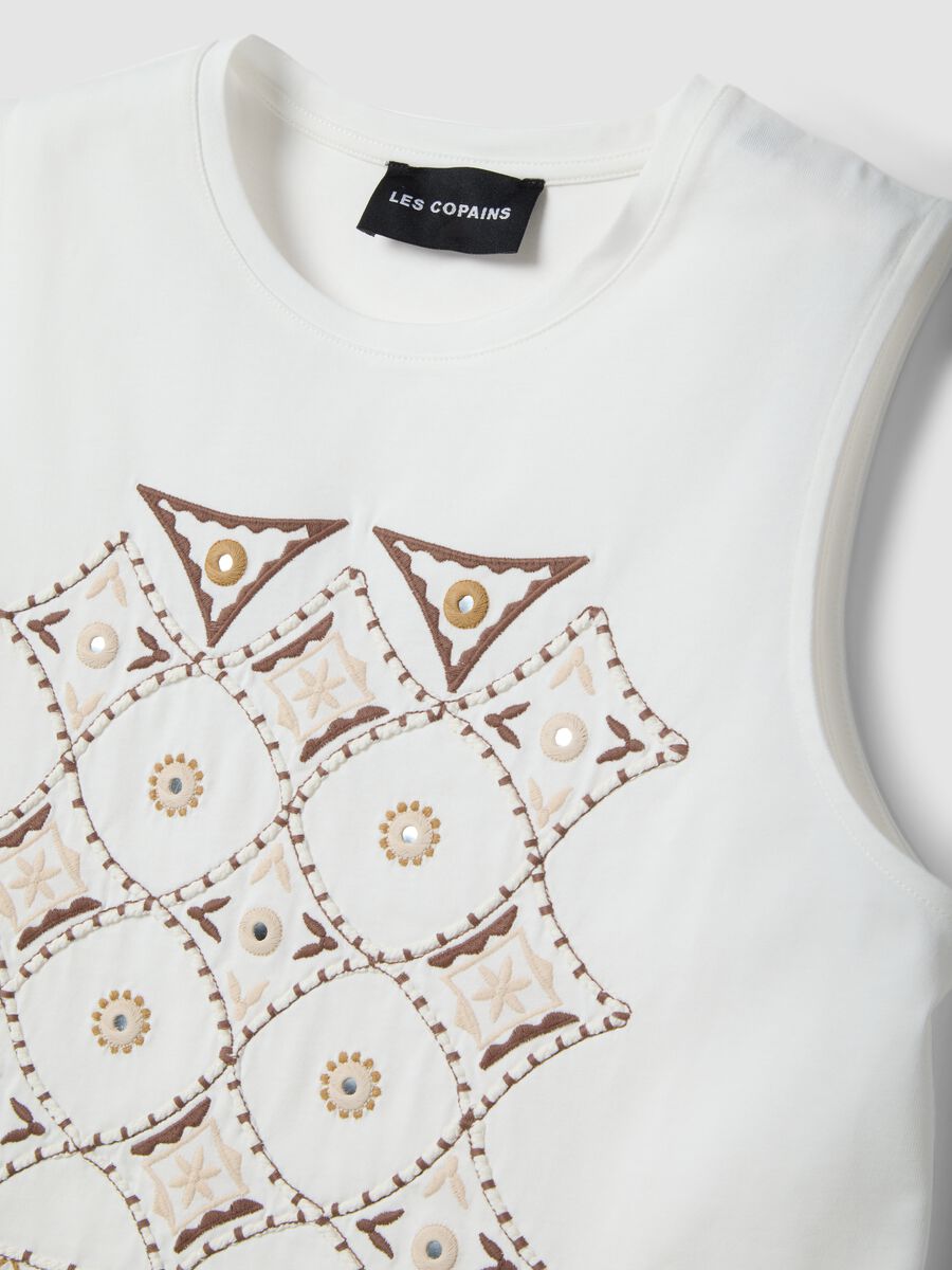White cotton tank top with regular fit and embroidery_5