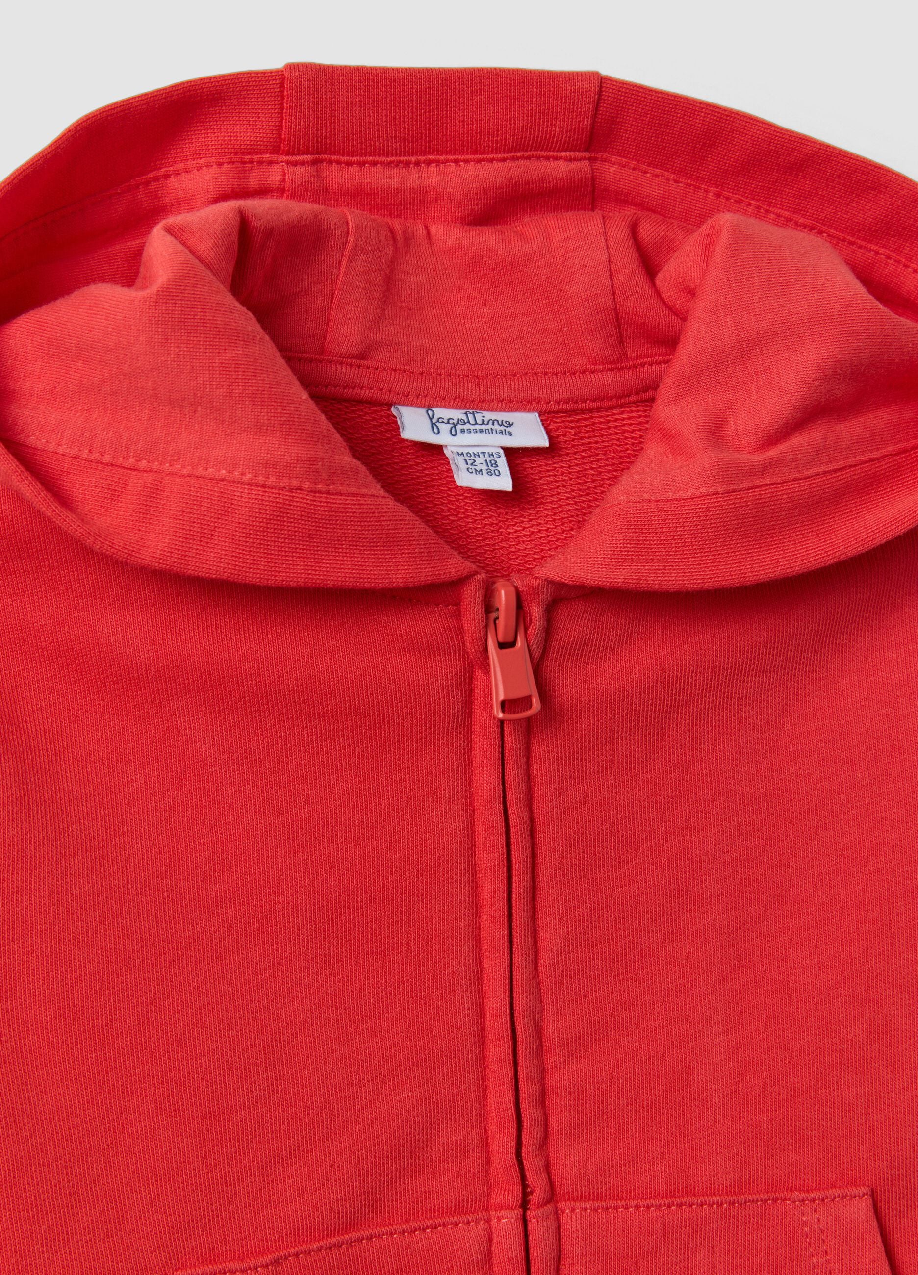 Red hooded sweatshirt in pure organic cotton, regular fit, for boys